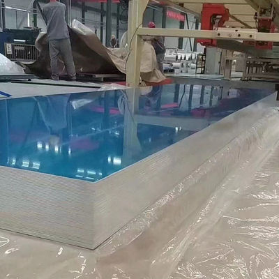 صفائح الألمنيوم الفضية المموجة بسمك 0.1-200 مم حزمة البليت الخشبي
